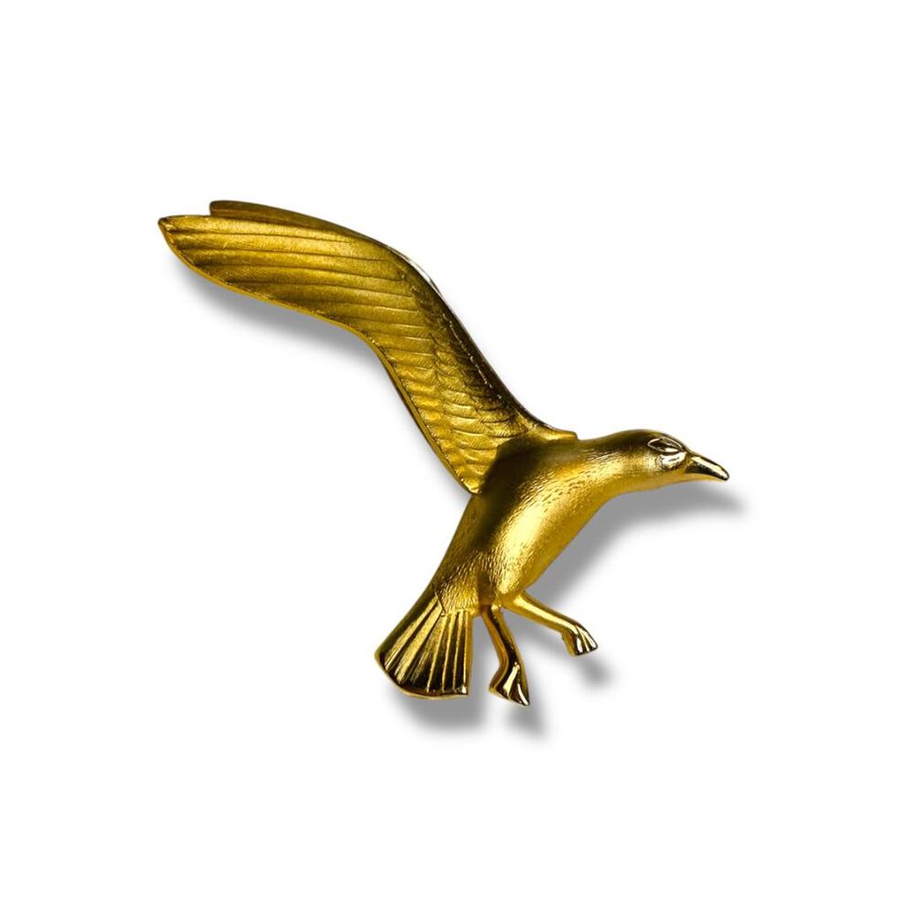 1980s Signed Giovanni Brushed Goldtone Seagull Brooch Pin 2.25"